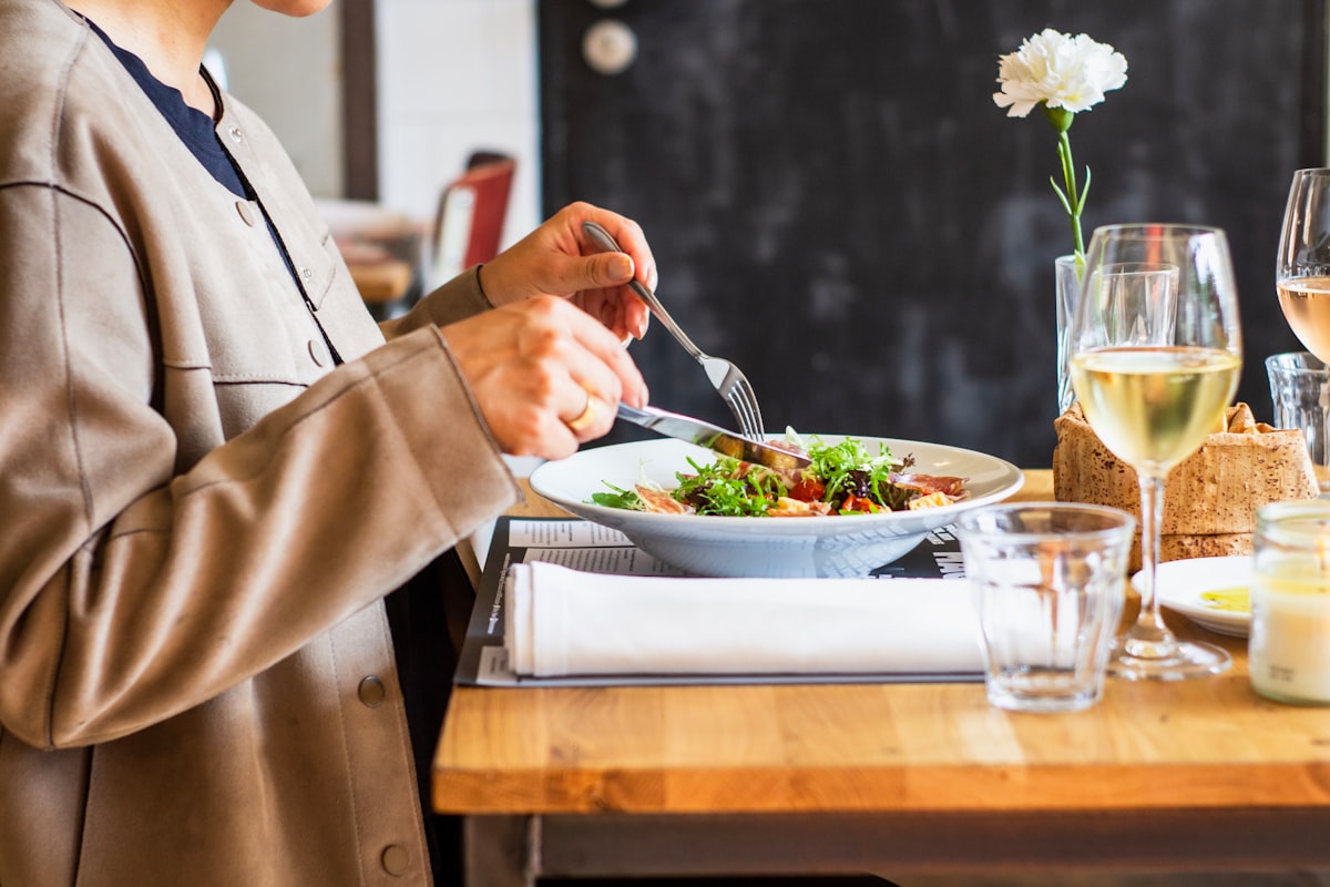 Plato equilibrado con todos los grupos alimenticios